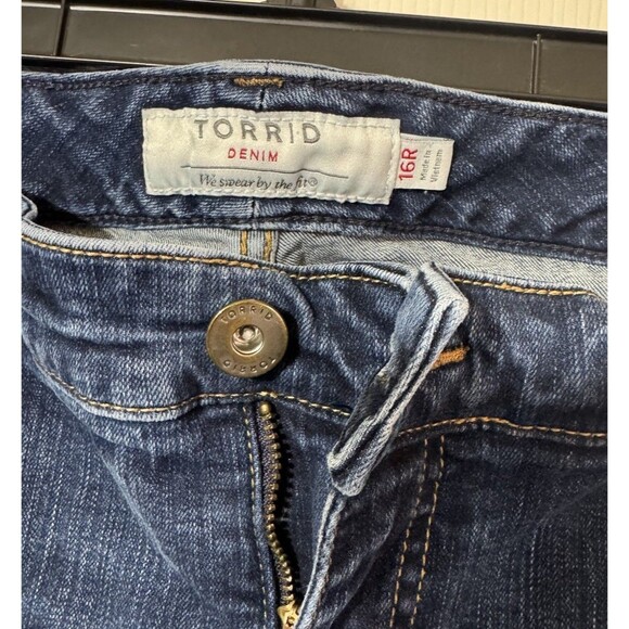 Torrid Denim Relaxed Bootcut Womens Jeans‎ Size 16R Medium Wash Cowboy  Western - Picture 3 of 4